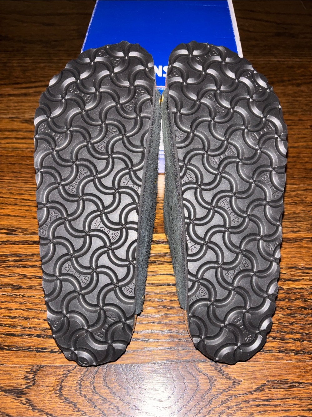NIB Birkenstock Arizona Rivets Black Suede Leather 36 Medium/Narrow - Picture 3 of 4